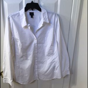 Size 18 Worthington white button down shirt.